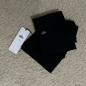 NWT Alo Yoga Airbrush Flare Leggings